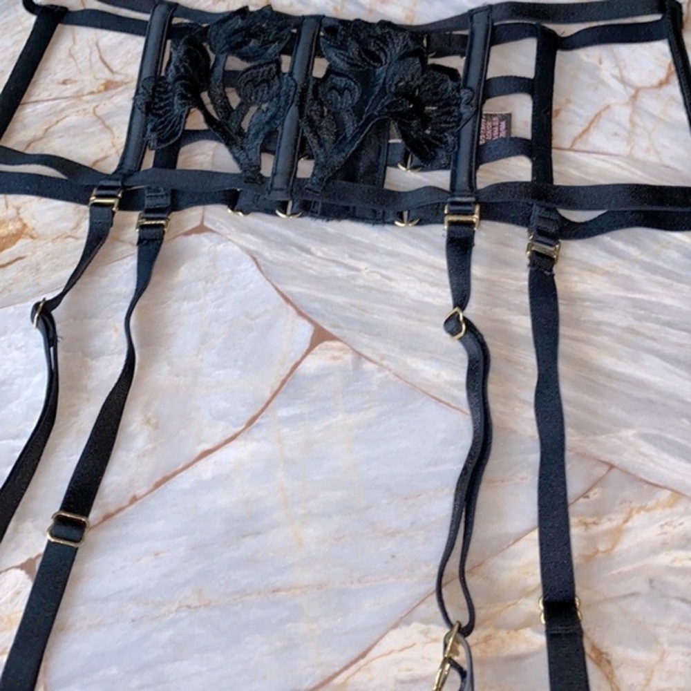 Victoria's Secret Strappy Garter Belt Black XS/S